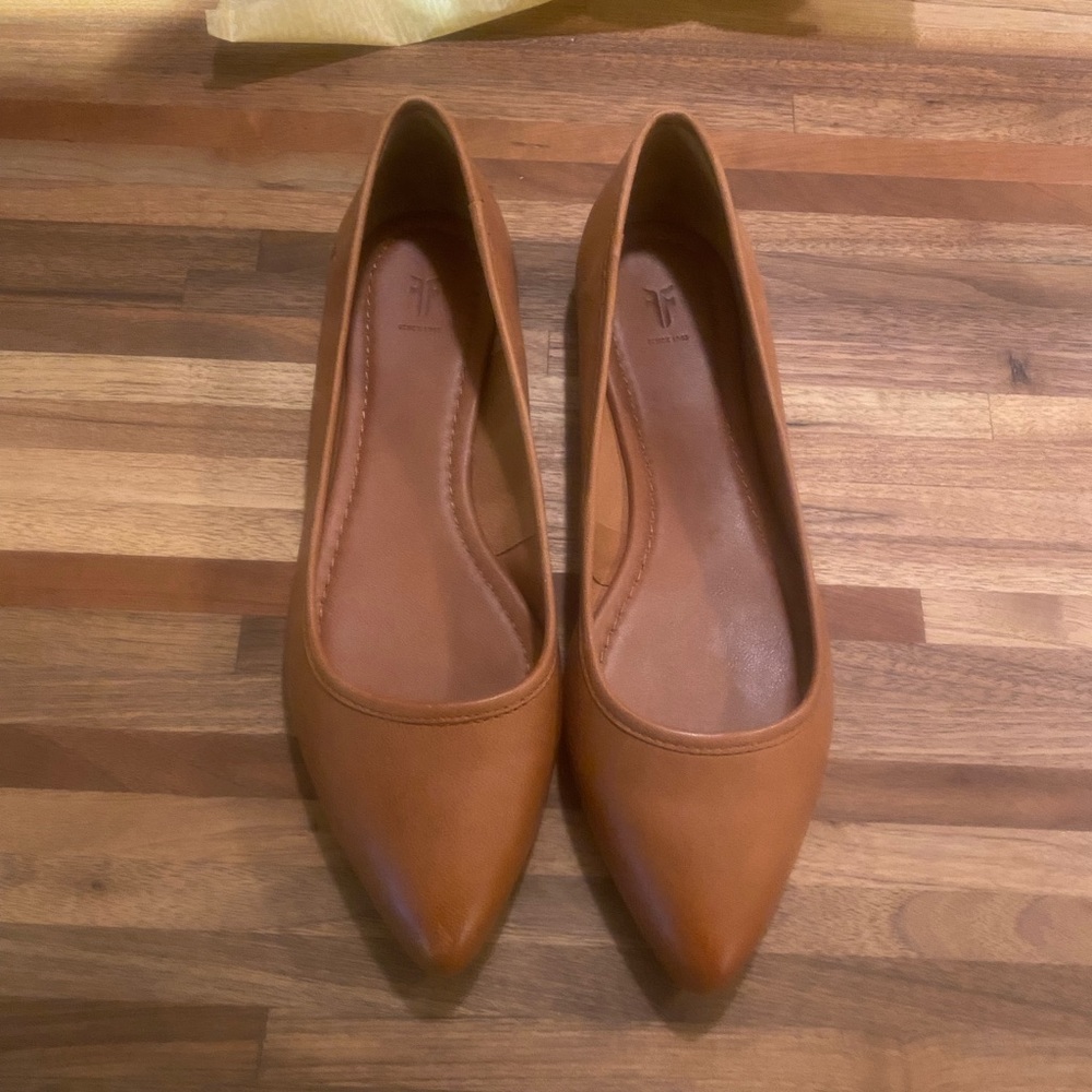 NIB Frye Regina Ballet flats, size 8